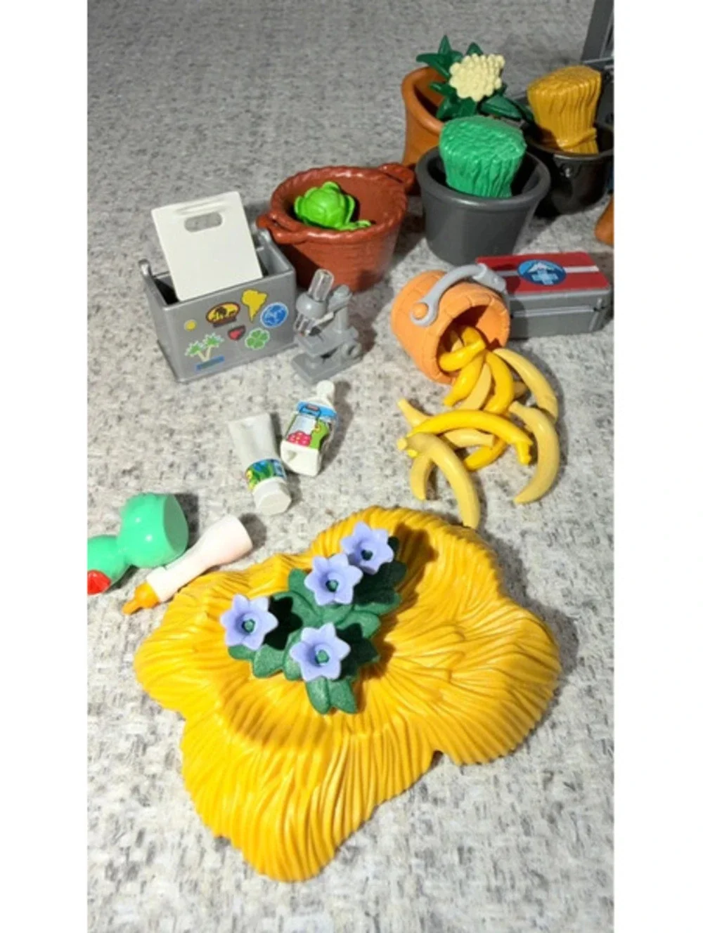 Playmobil 252pc Mixed Accessories Parts Lot Farm Camping Zoo Aquarium Miniatures